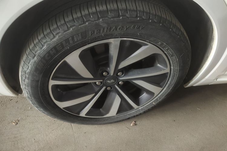 理想汽车 理想ONE 2020款 增程6座版车身外观6004