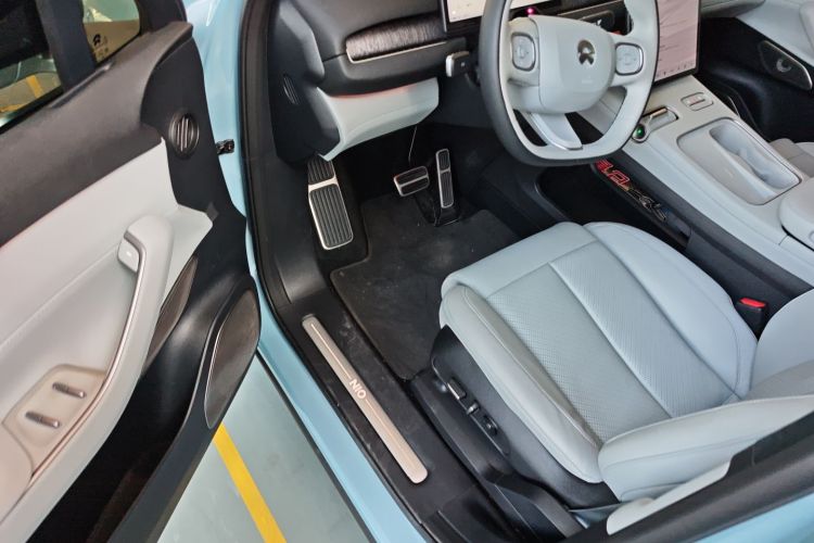 蔚来EC7 2023款 75kWh中控内饰7003