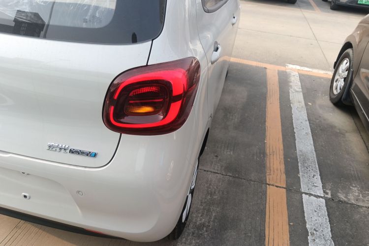 五菱汽车 宏光MINIEV 2025款 四门版 进阶款车身外观6006