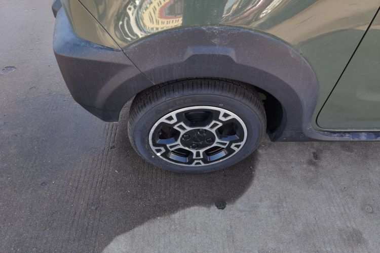 吉利银河 2025款 210km 熊猫骑士车身外观6008