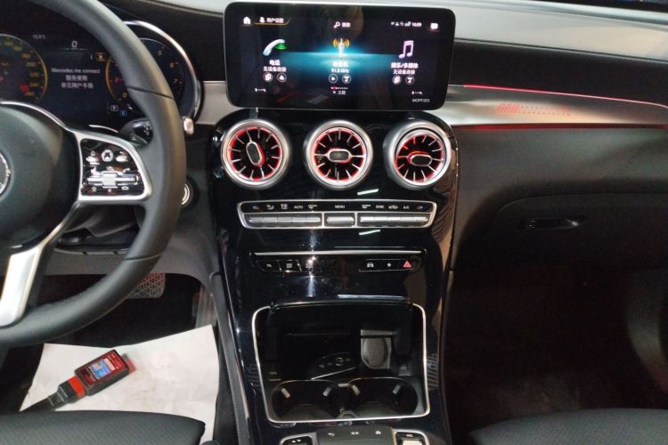 奔驰GLC 2021款 GLC 260 L 4MATIC 动感型中控内饰16
