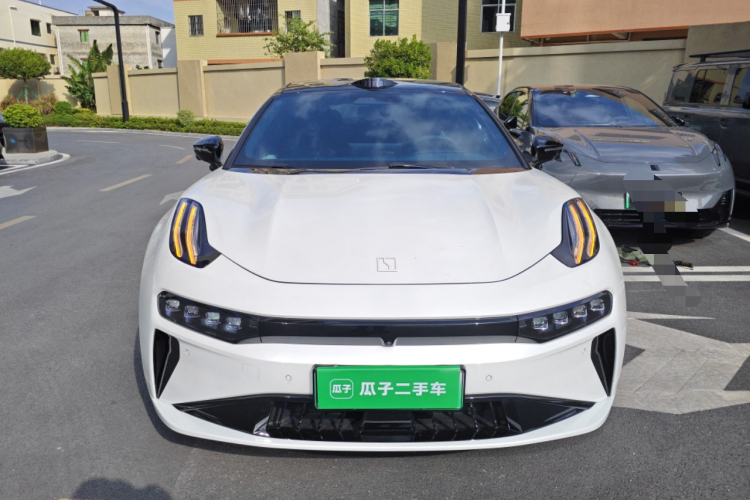 极氪001 2025款 WE版 95kWh 四驱车身外观2