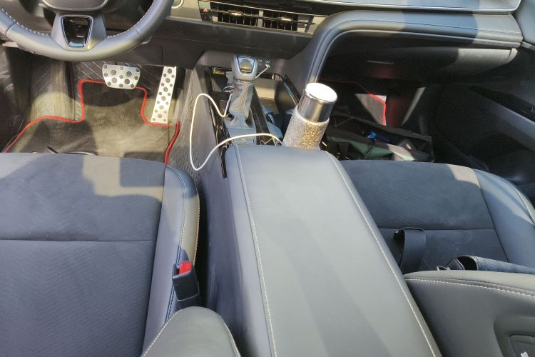 丰田 凯美瑞 2024款 双擎 2.0HXS 运动Plus版中控内饰18