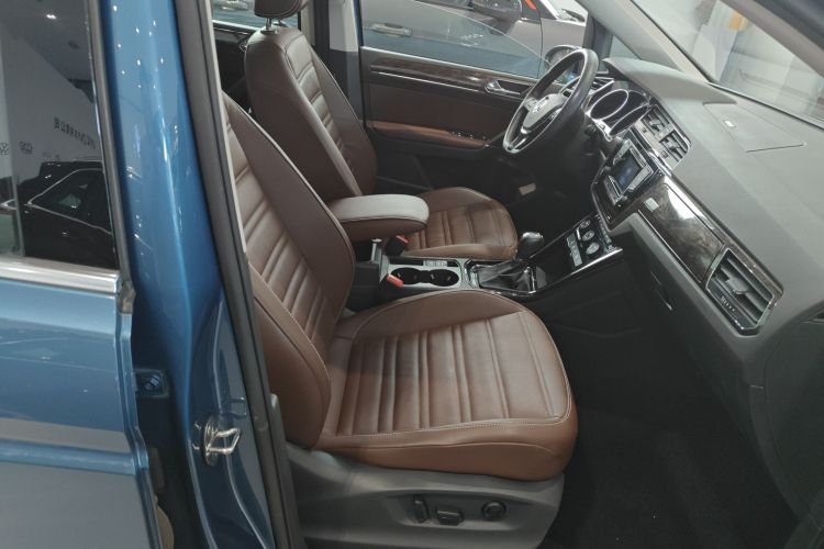 大众 2016款 途安L 330TSI DSG豪华版局部细节41