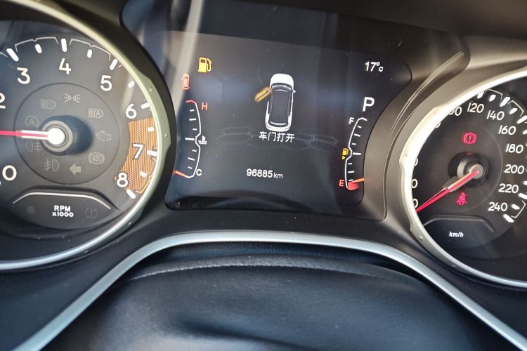 Jeep 指南者 2017款 200T 自动臻享版中控内饰15