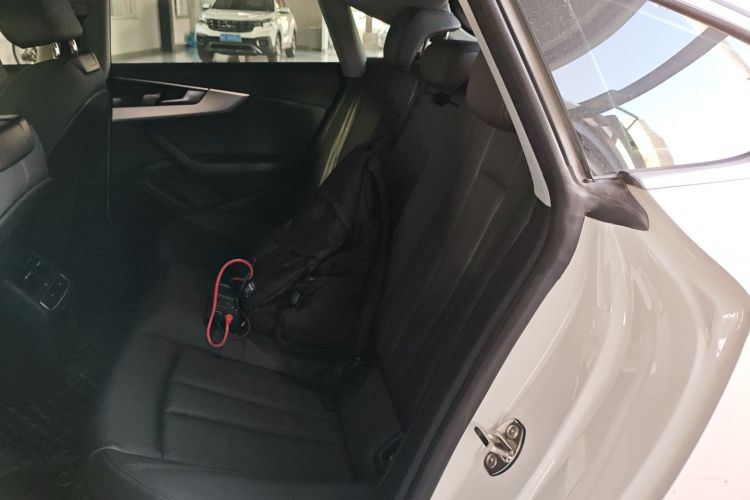 奥迪A5 2023款 Sportback 40 TFSI 时尚动感型中控内饰21