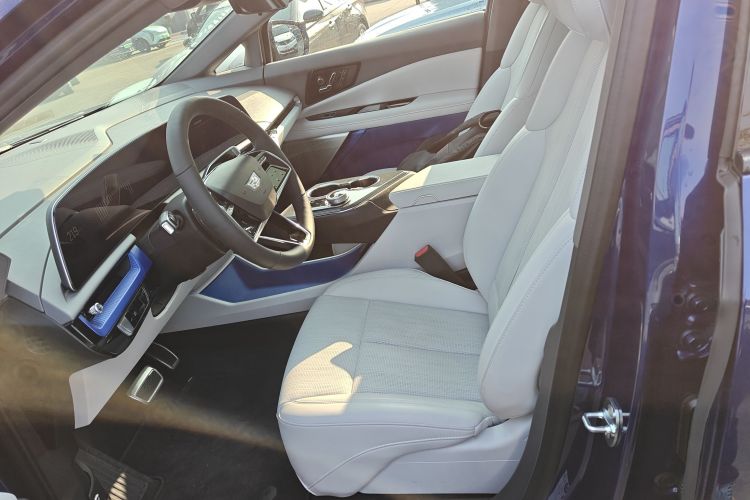 凯迪拉克 IQ傲歌 2024款 标准续航版中控内饰19