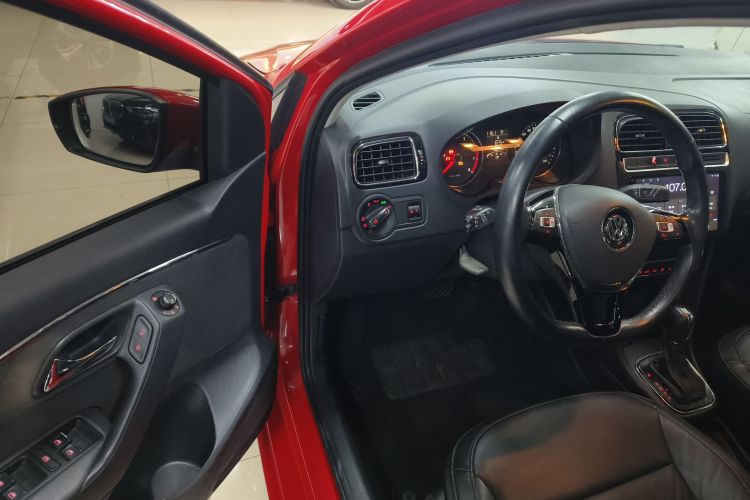 大众 Polo 2014款 1.6L 自动豪华版中控内饰7003