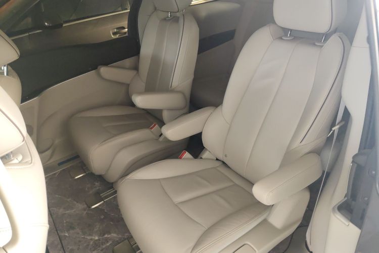 别克GL8 2021款 陆上公务舱 652T 豪华型中控内饰21