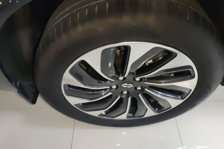 鸿蒙智行 问界M7 2024款 1.5T 后驱Plus版 6座车身外观6008