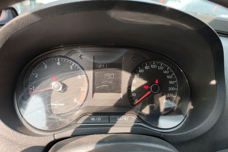 大众 Polo 2014款 1.4L 手动风尚版中控内饰14