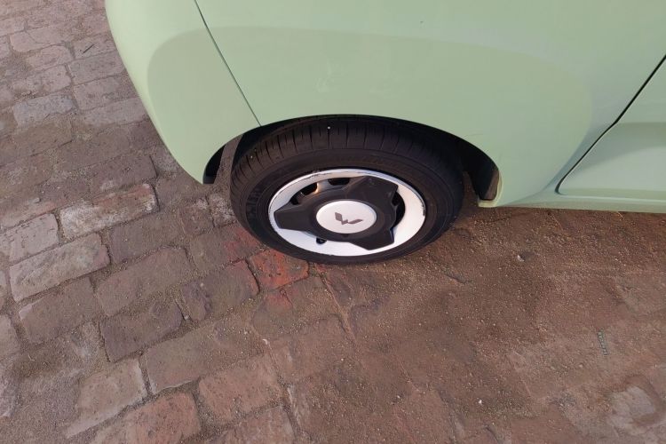 五菱汽车 宏光MINIEV 2022款 马卡龙臻享款 磷酸铁锂车身外观6008