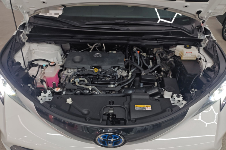 丰田 赛那SIENNA 2023款 2.5L混动 至尊版机舱底盘24