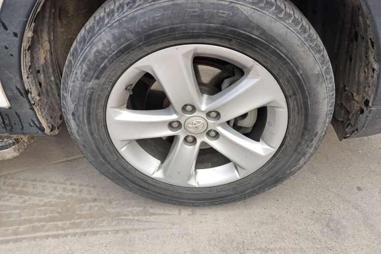 丰田 RAV4荣放 2013款 2.0L CVT四驱新锐版车身外观10