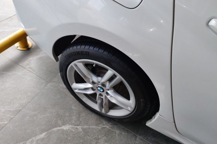 宝马1系 2021款 改款 120i M运动曜夜版车身外观6008