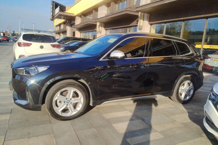 宝马iX1 2023款 eDrive25L X设计套装车身外观6003