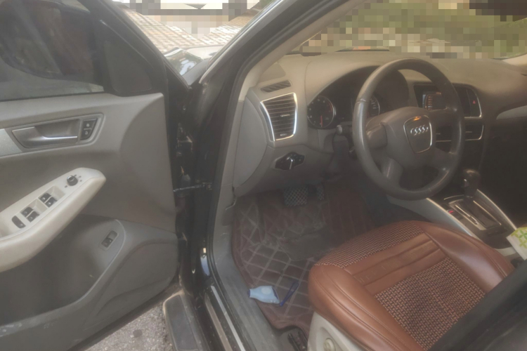 奥迪Q5 2011款 2.0TFSI 技术型中控内饰7003