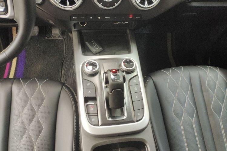 坦克300 2023款 越野版 2.0T 挑战者局部细节18