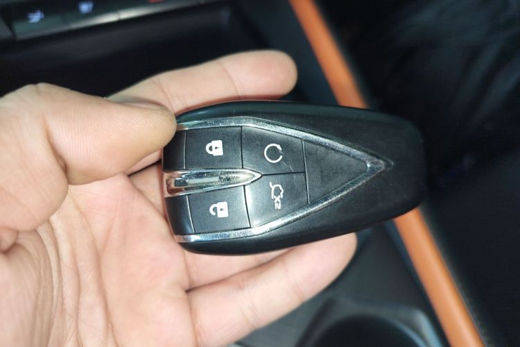 长安UNI-V 智电iDD 2023款 智电iDD 1.5T 113km智酷型中控内饰7001