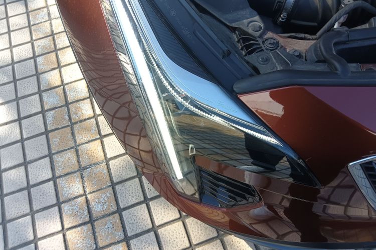 凯迪拉克XT4 2021款 28T 两驱领先型车身外观8