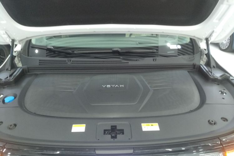 岚图汽车 岚图梦想家 2025款 PHEV 四驱旗舰鲲鹏版机舱底盘24