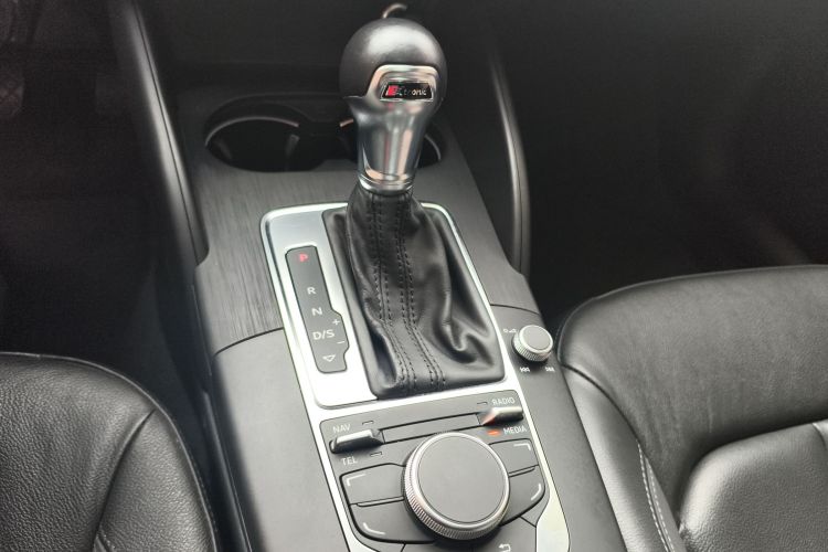 奥迪A3 2016款 Limousine 35 TFSI 风尚型中控内饰18