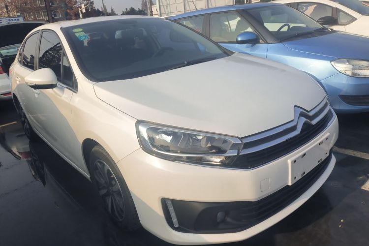 雪铁龙 C4世嘉 2018款 1.6L 手动豪华型车身外观3