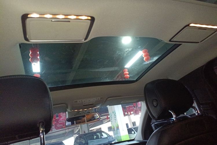 奔驰C级 2015款 C 200 L 4MATIC 运动版局部细节22