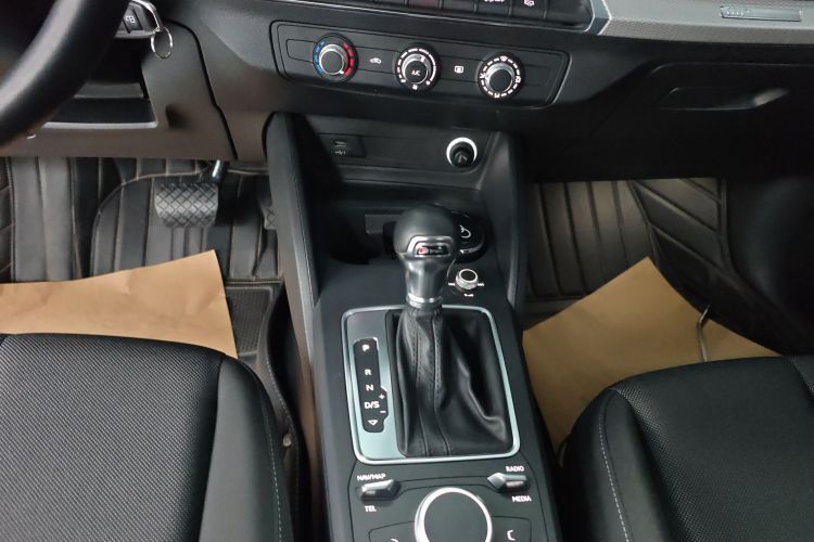 奥迪Q2L 2020款 35 TFSI 进取动感型中控内饰18