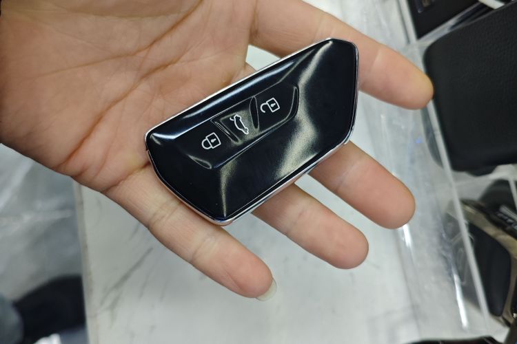 大众 途观L 2025款 PRO 380TSI 两驱 R-Line 智领版中控内饰11