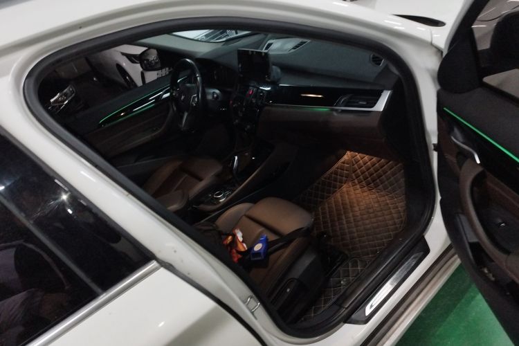 宝马X1 2020款 sDrive20Li 尊享型局部细节9005