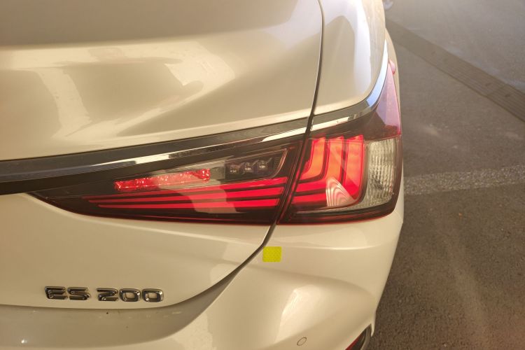 雷克萨斯ES 2020款 200 卓越版车身外观6006