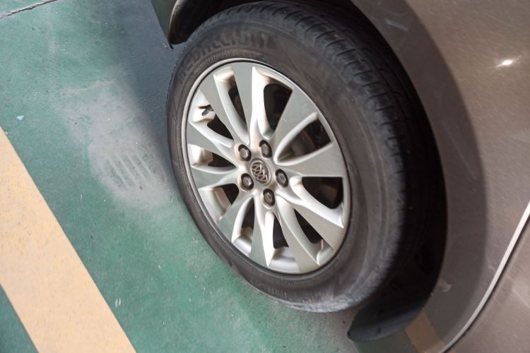 别克 君越 2013款 2.4L SIDI领先舒适型车身外观6008