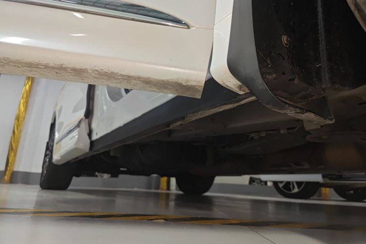 广汽传祺 传祺M8 2021款 领秀系列 390T 尊贵版局部细节9001