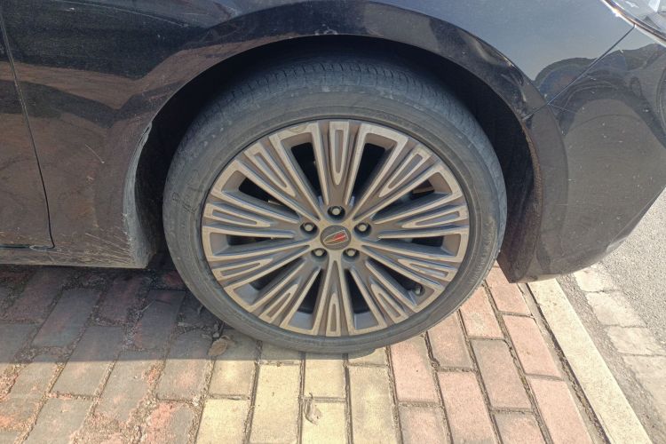 红旗H5 2022款 经典款 改款 1.5T DCT旗韵版车身外观10