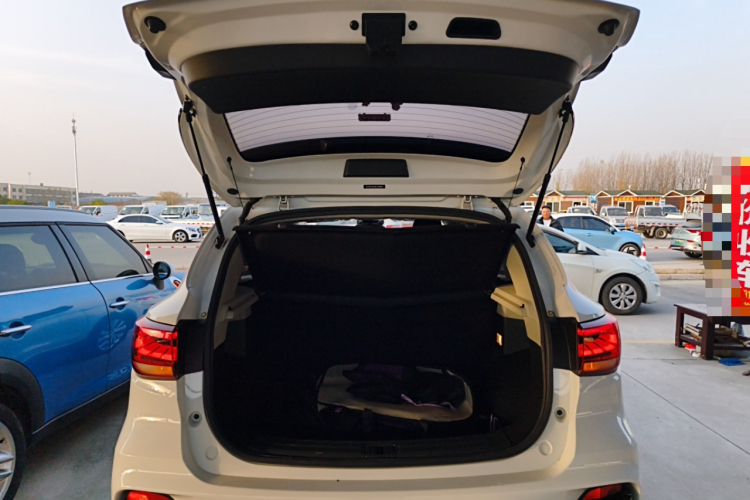 名爵ZS 2020款 180DVVT 自动UP机舱底盘23