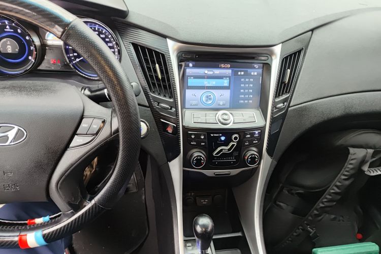 现代 索纳塔 2014款 2.0L 自动豪华版中控内饰16