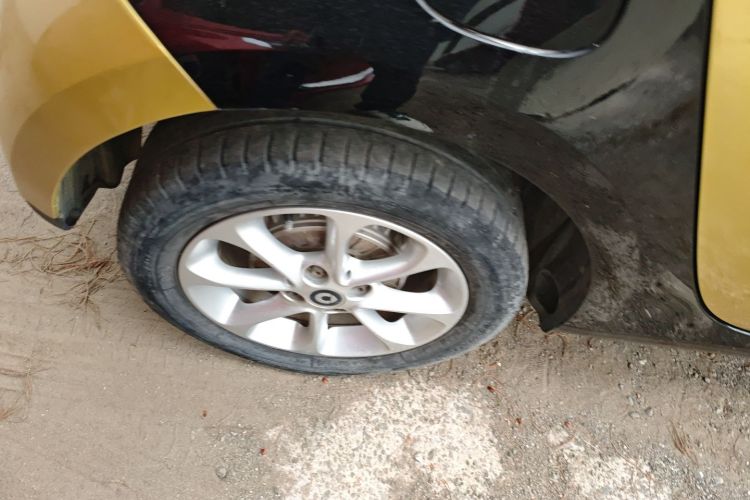 smart forfour 2016款 1.0L 52千瓦灵动版车身外观6008