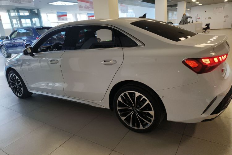 奥迪A3 2025款 A3L Limousine 35TFSI 飞驰尊享型 +豪华臻选包车身外观4