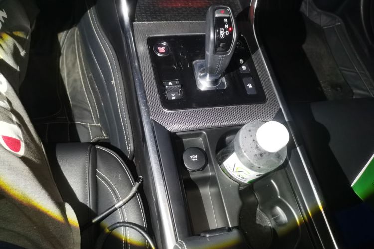 捷豹XEL 2020款 2.0T 200PS R-DYNAMIC S进取运动版中控内饰18