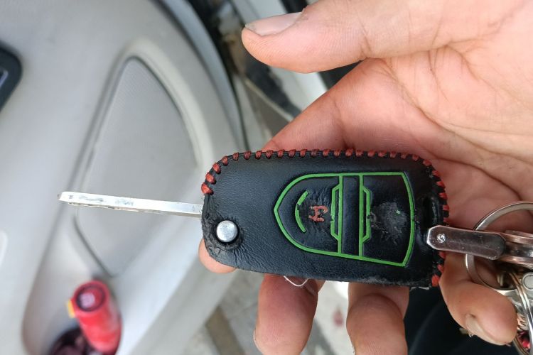 上汽大通MAXUS 大通G10 2014款 2.0T 自动精英版中控内饰7001