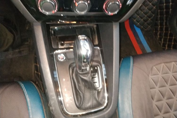 大众 速腾 2017款 230TSI 自动舒适型中控内饰18