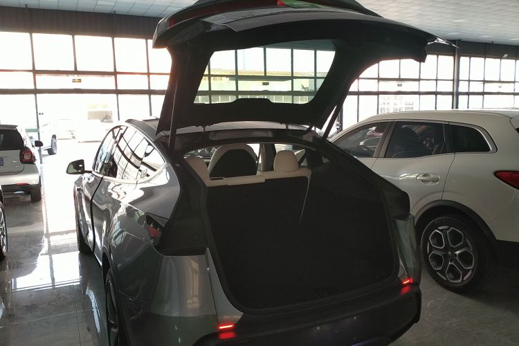 特斯拉 Model Y 2025款 长续航全轮驱动版机舱底盘23