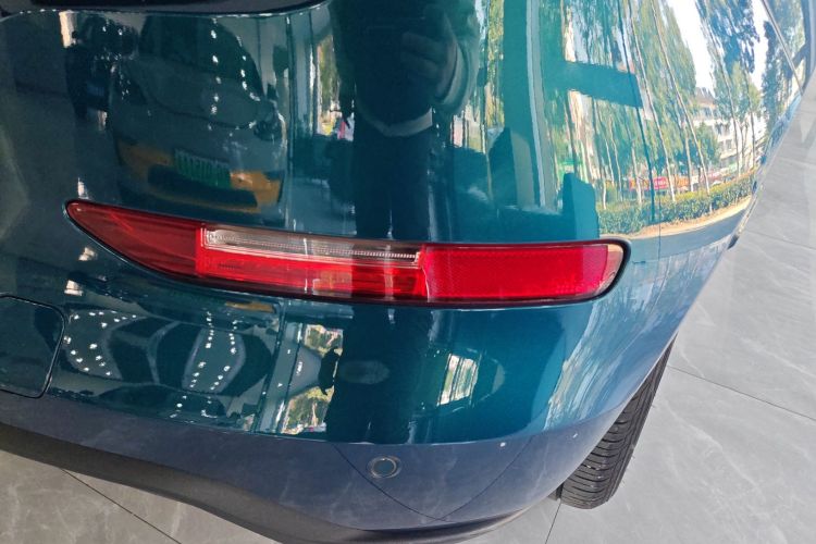 欧拉好猫 2022款 莫兰迪版 400km标准续航 两周年轻享型 磷酸铁锂车身外观6006