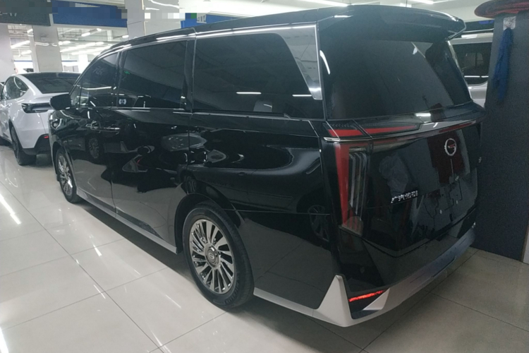 广汽传祺 传祺M8 2024款 宗师系列 400T 至尊版车身外观6003