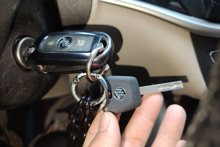 别克 威朗 2015款 三厢 15S 自动领先型中控内饰11