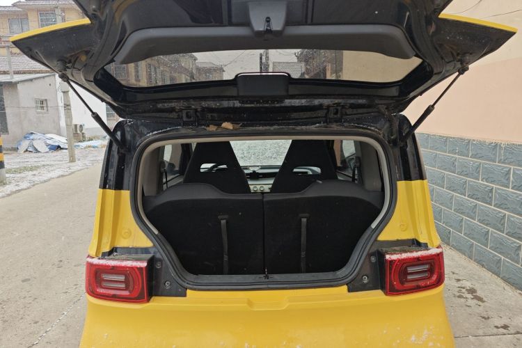 五菱汽车 宏光MINIEV 2021款 马卡龙时尚款 三元锂机舱底盘23