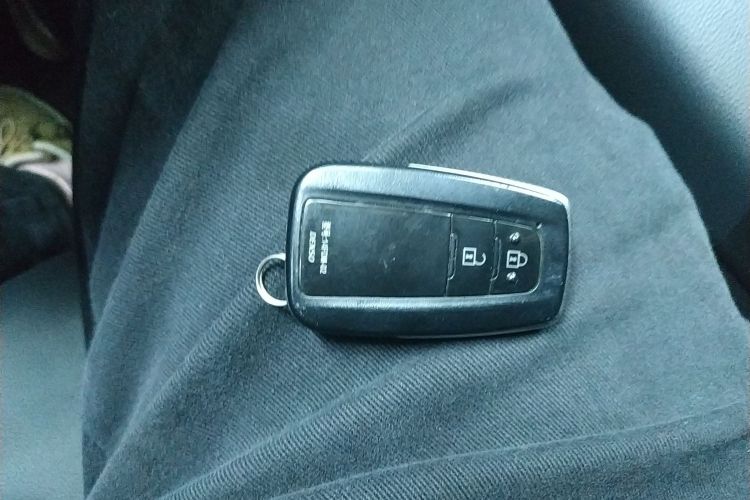 丰田 威兰达 2020款 2.0L CVT两驱豪华版中控内饰11