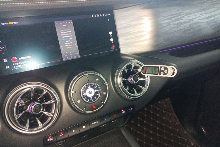 坦克300 2024款 2.0T 穿越者中控内饰16