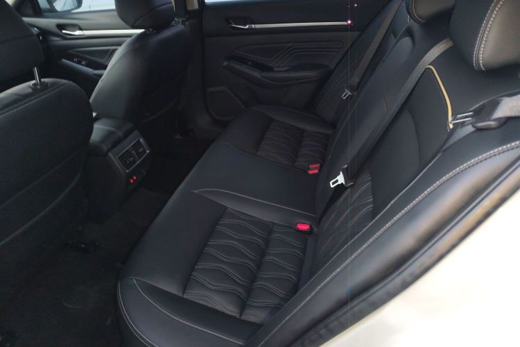 日产 天籁 2022款 2.0T XL 进享版中控内饰21